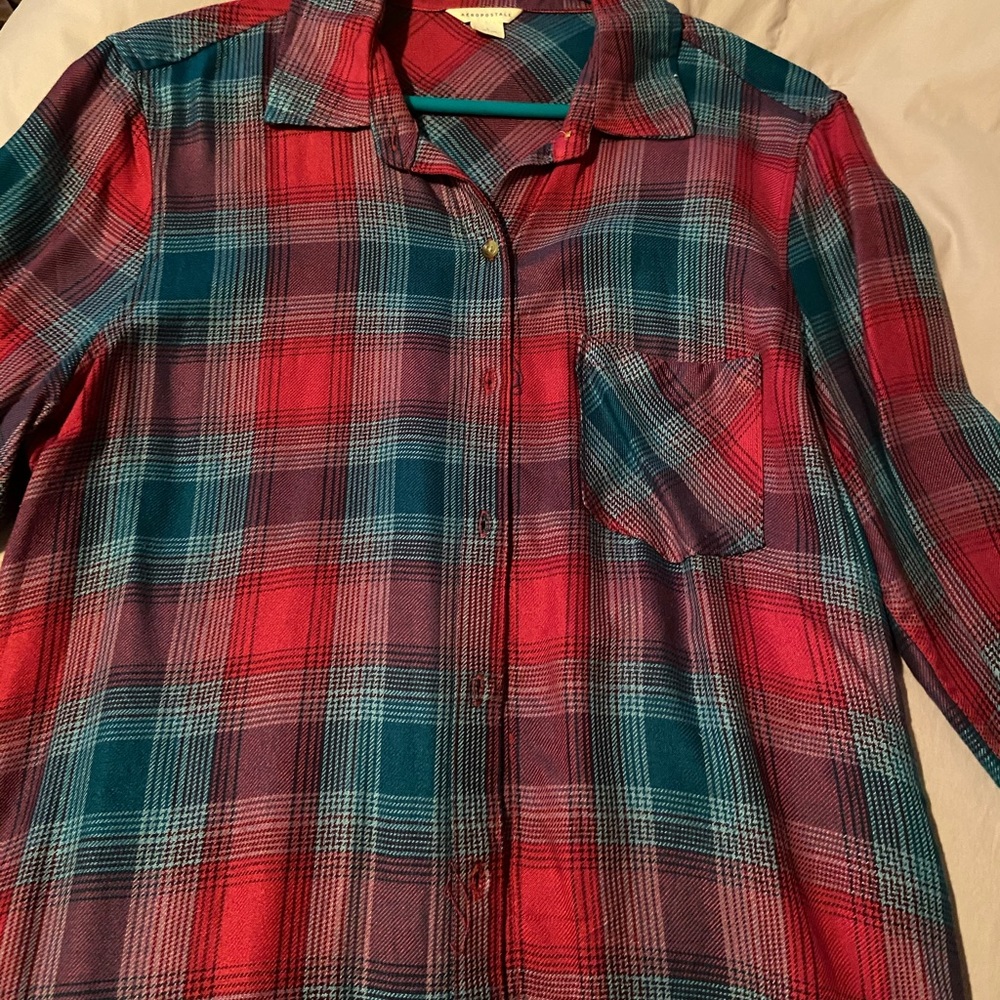 Aero Button Down, size Large